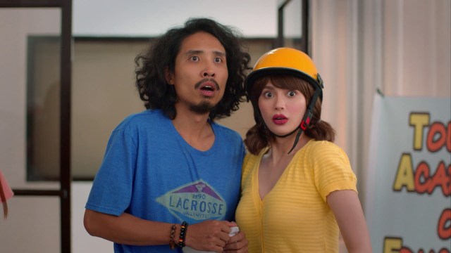 Pepe Herrera and Arci Munoz in iWant's original series Jhon en Martian