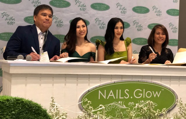 Alex Gonzaga Nails Glow 02