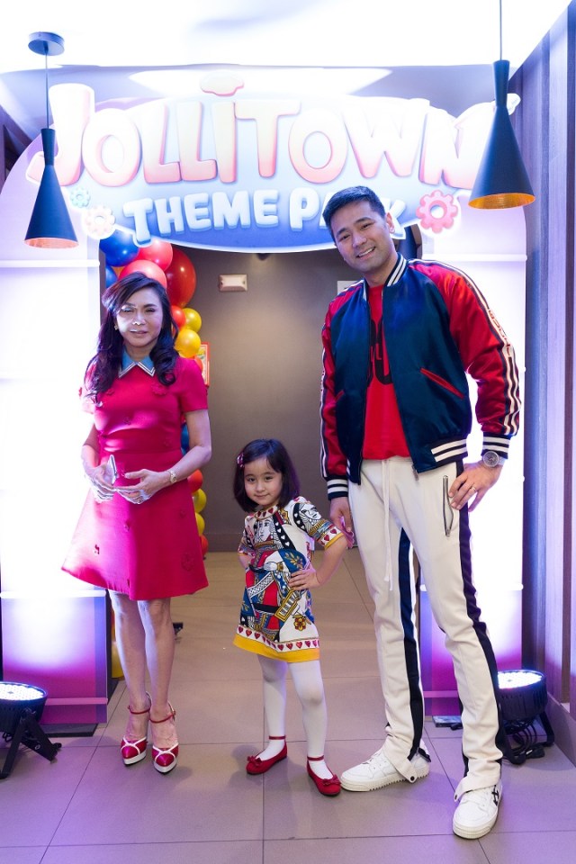 Jollibee Scarlet Snow 01